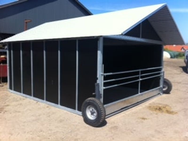 Leskur, liggehall, løsdrift til hest (Contryhus)